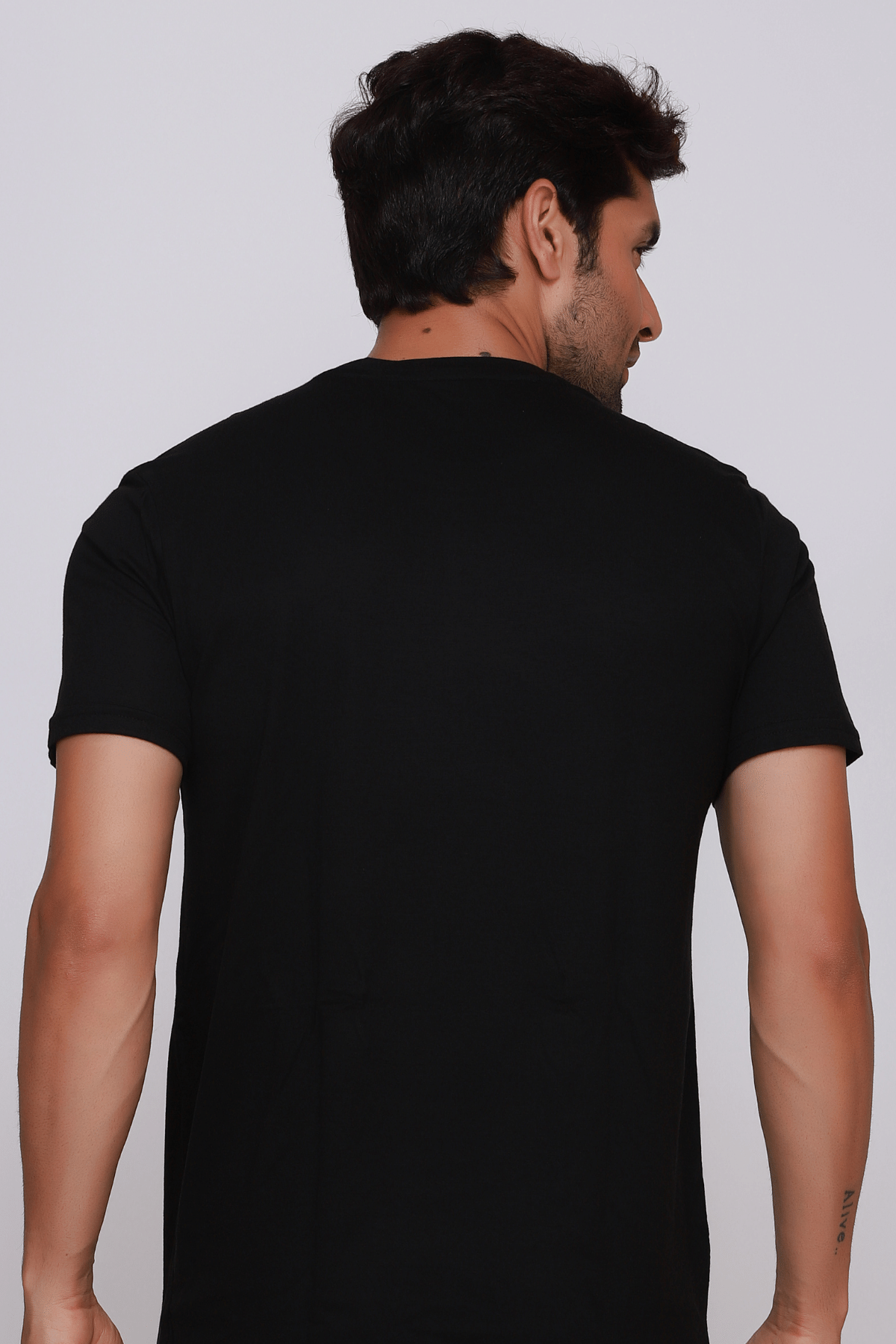 SIGNATURE CLASSIC BLACK | PREMIUM SUPIMA COTTON TEE